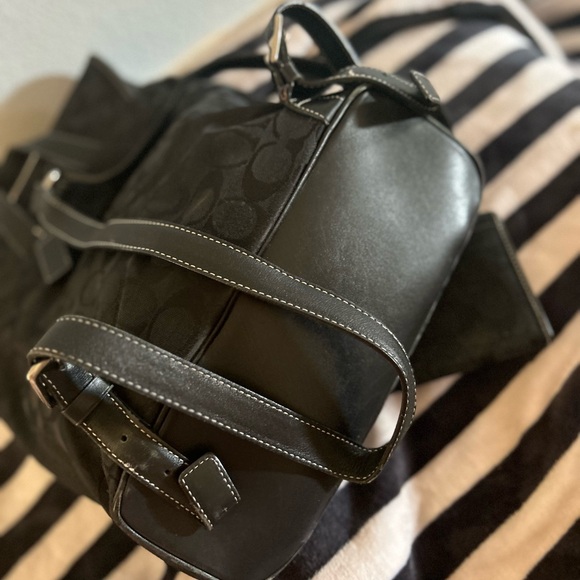 Coach - Picture 15 of 16